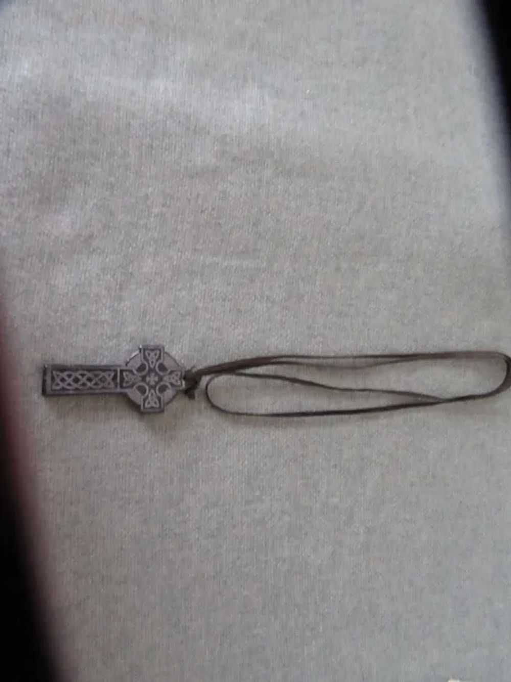 Vintage Connemara Marble Trinity Knot Celtic Cros… - image 4