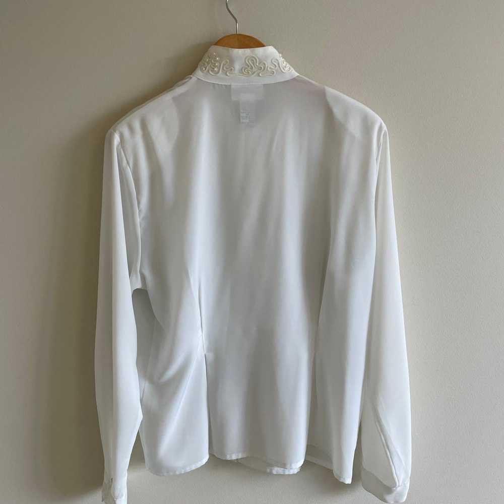 Size L Christie & Jill Beaded Vintage White Top - image 4