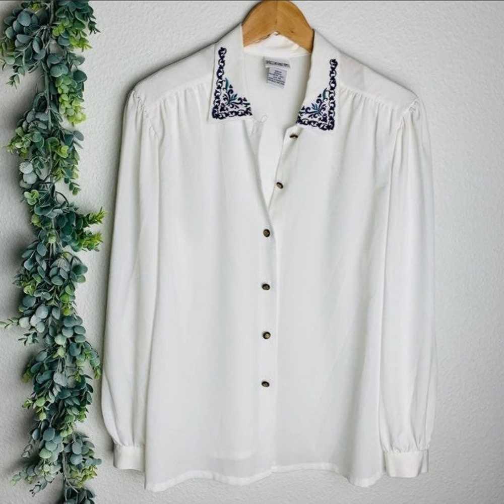 Vintage Koret L Embroidered white blouse - image 2