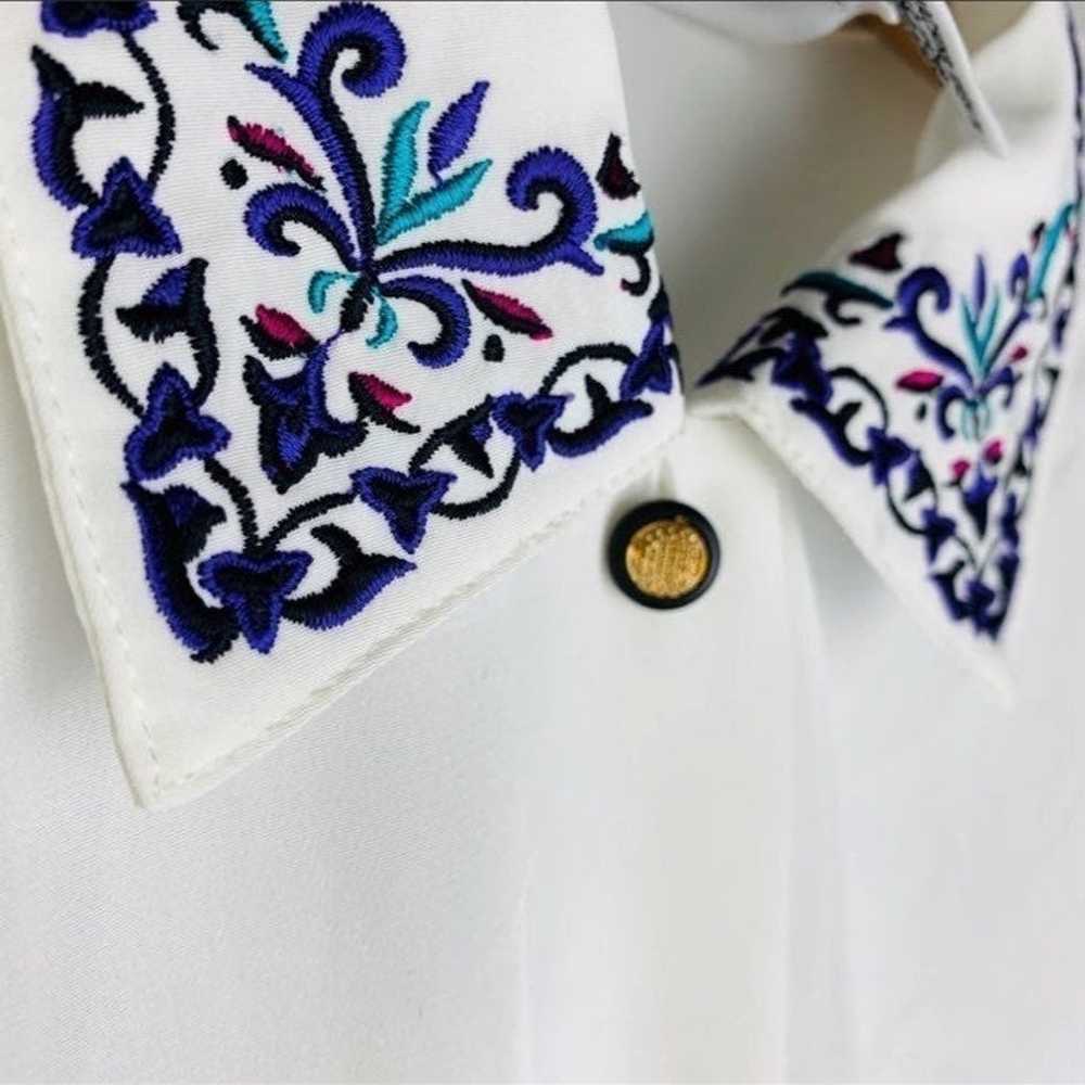 Vintage Koret L Embroidered white blouse - image 3