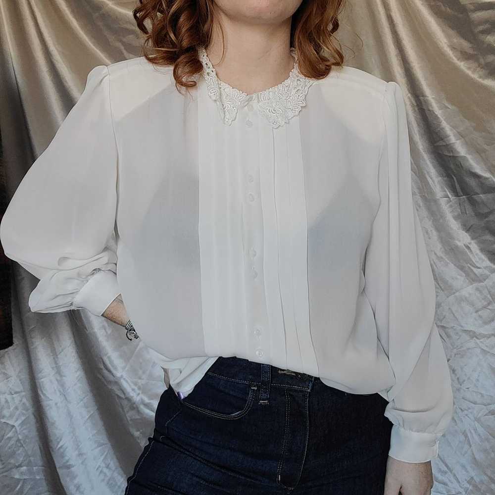 Vintage White Crochet Collar Blouse - image 1