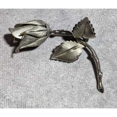 Giovanni Silver-toned Leafy Floral Pin Brooch - Gem