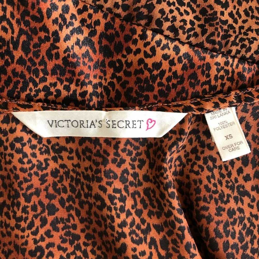 Vintage Victoria's Secret Cropped Leopard Print T… - image 3