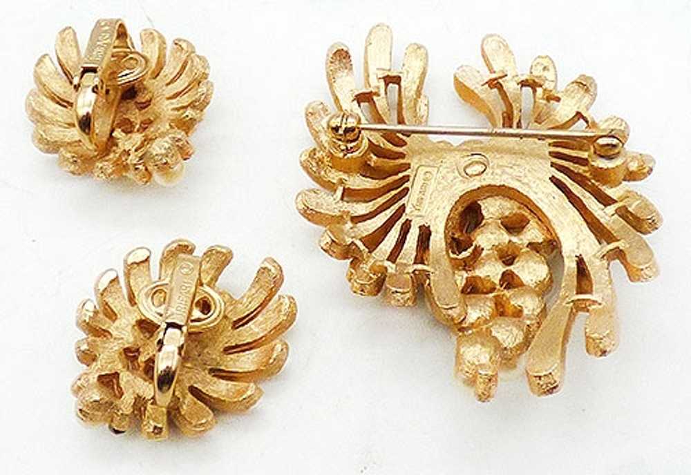 Trifari Golden Leaves Faux Pearls Brooch Set - image 2