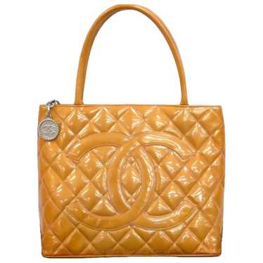 Chanel Médaillon leather handbag - image 1