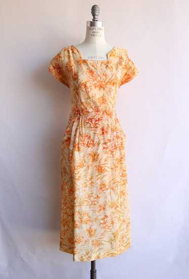 Vintage 1940s 1950s Volup Dress with Pockets in an