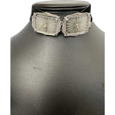 Camphor Glass Velvet Choker