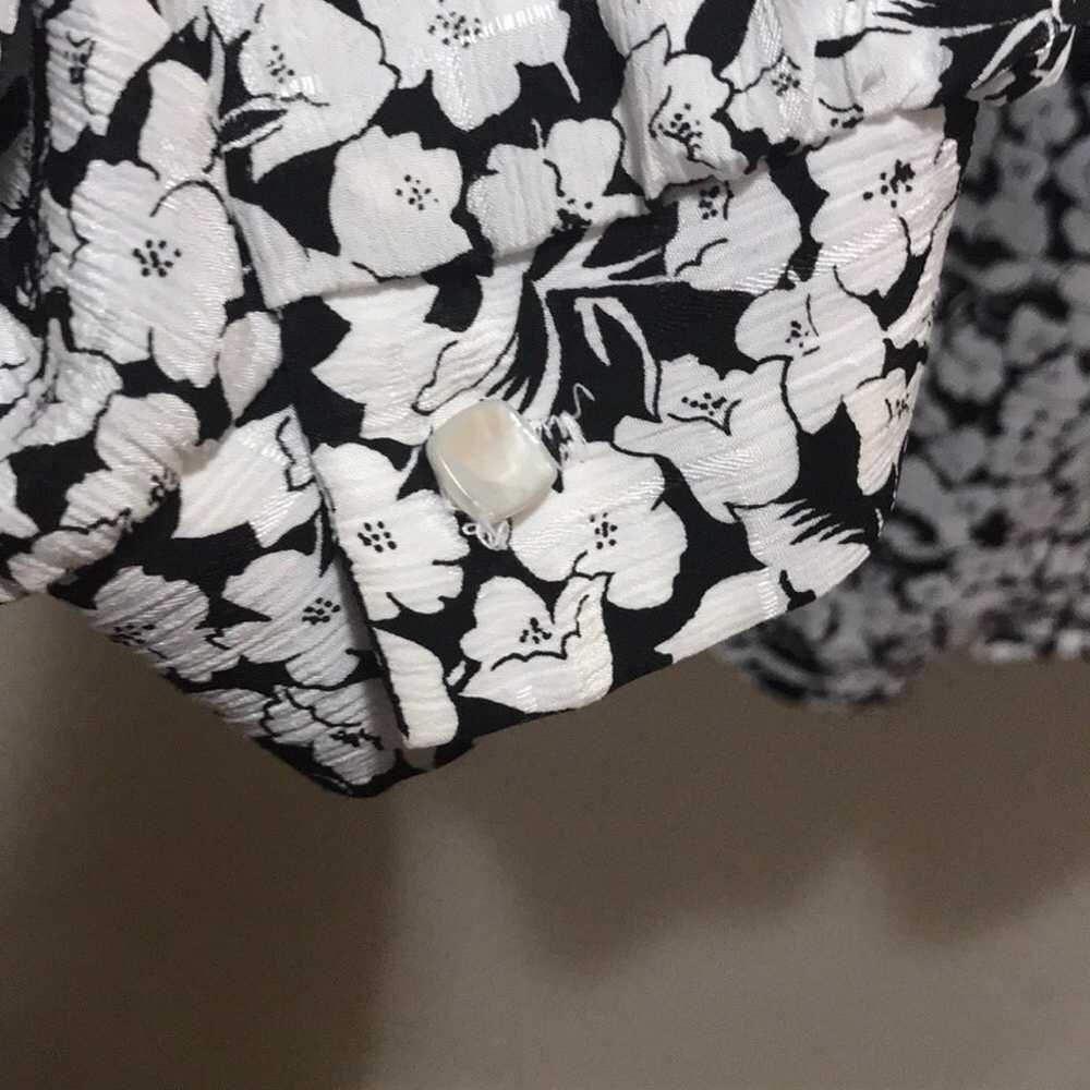 Judy bond vintage floral black & white blouse M - image 5