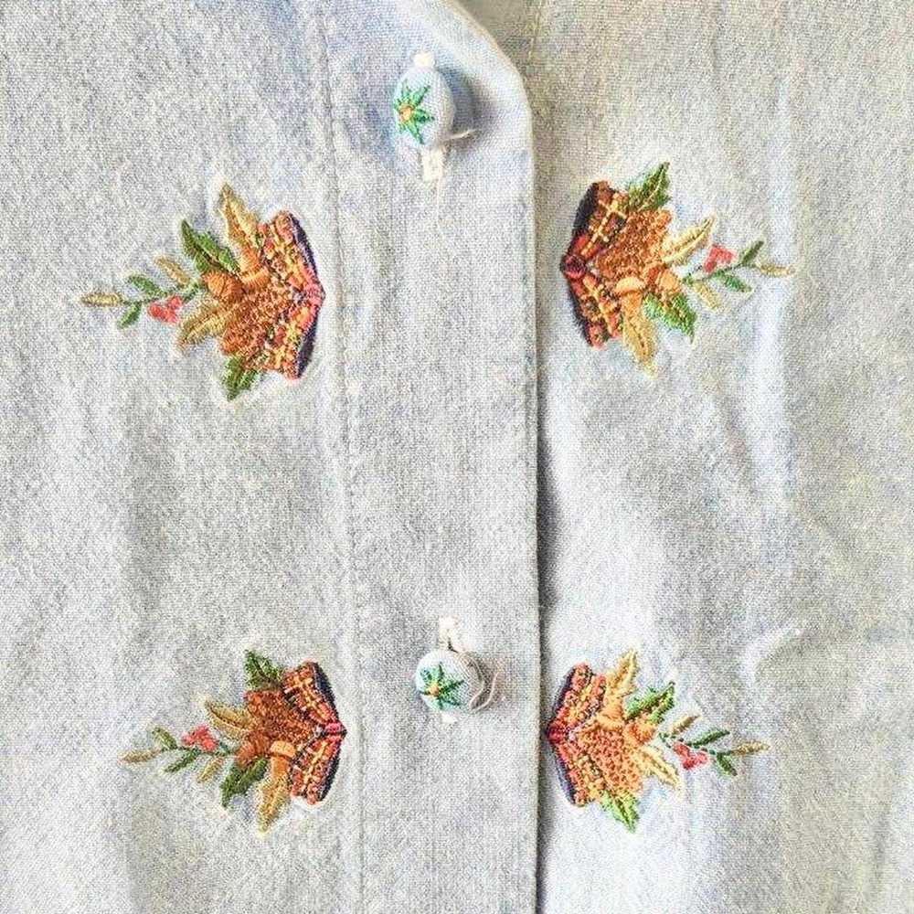 Vintage nature themed embroidered foliage button … - image 2