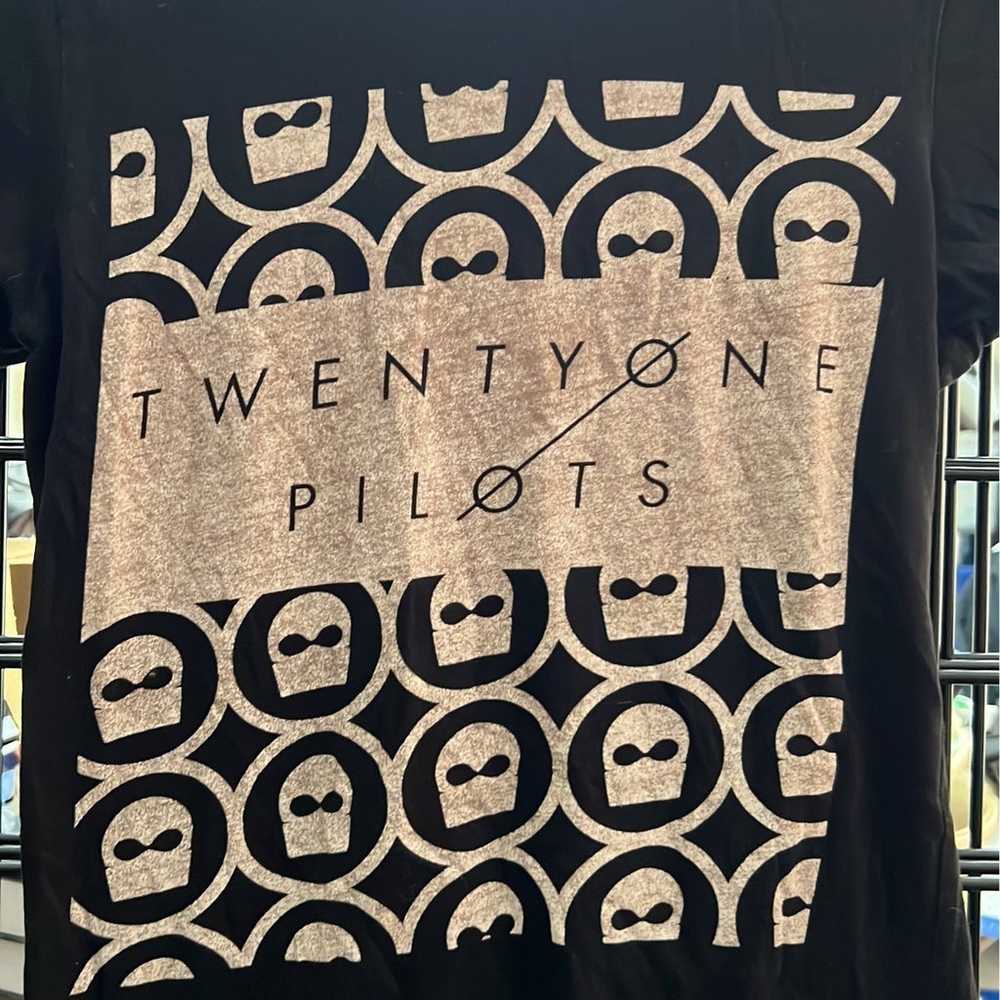 Twenty one pilots - image 2