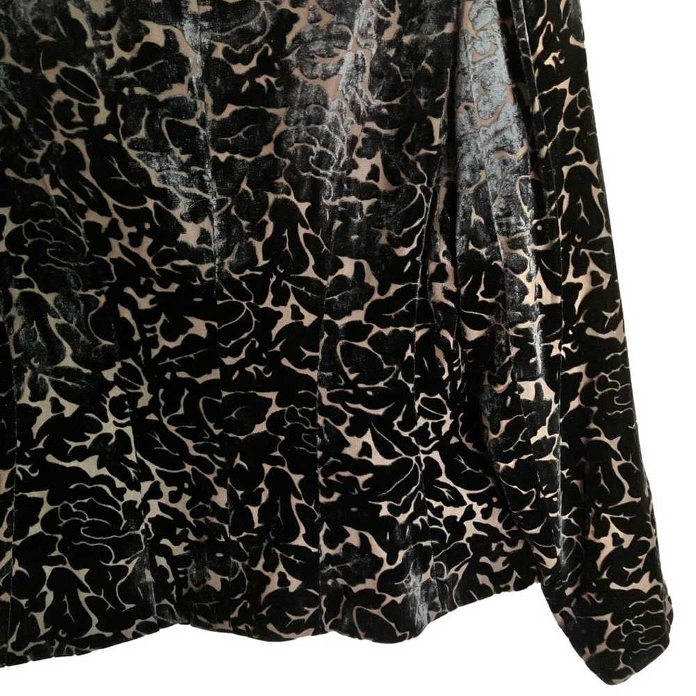 The J. Peterman Company silk blend velvet jacket … - image 7