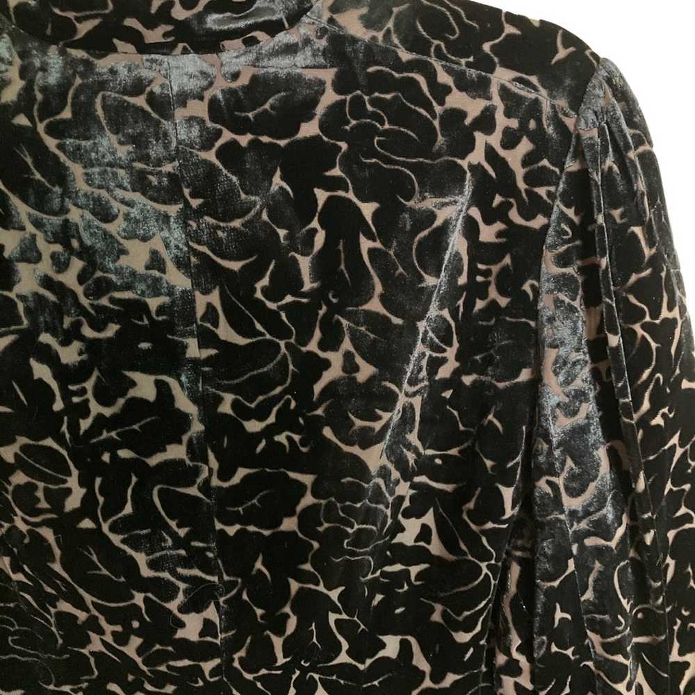 The J. Peterman Company silk blend velvet jacket … - image 8