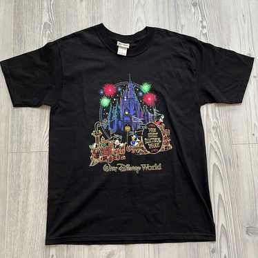 Vintage discount 90s Disneyland Main Street Electrical Parade T-Shirt Medium WALT DISNEY