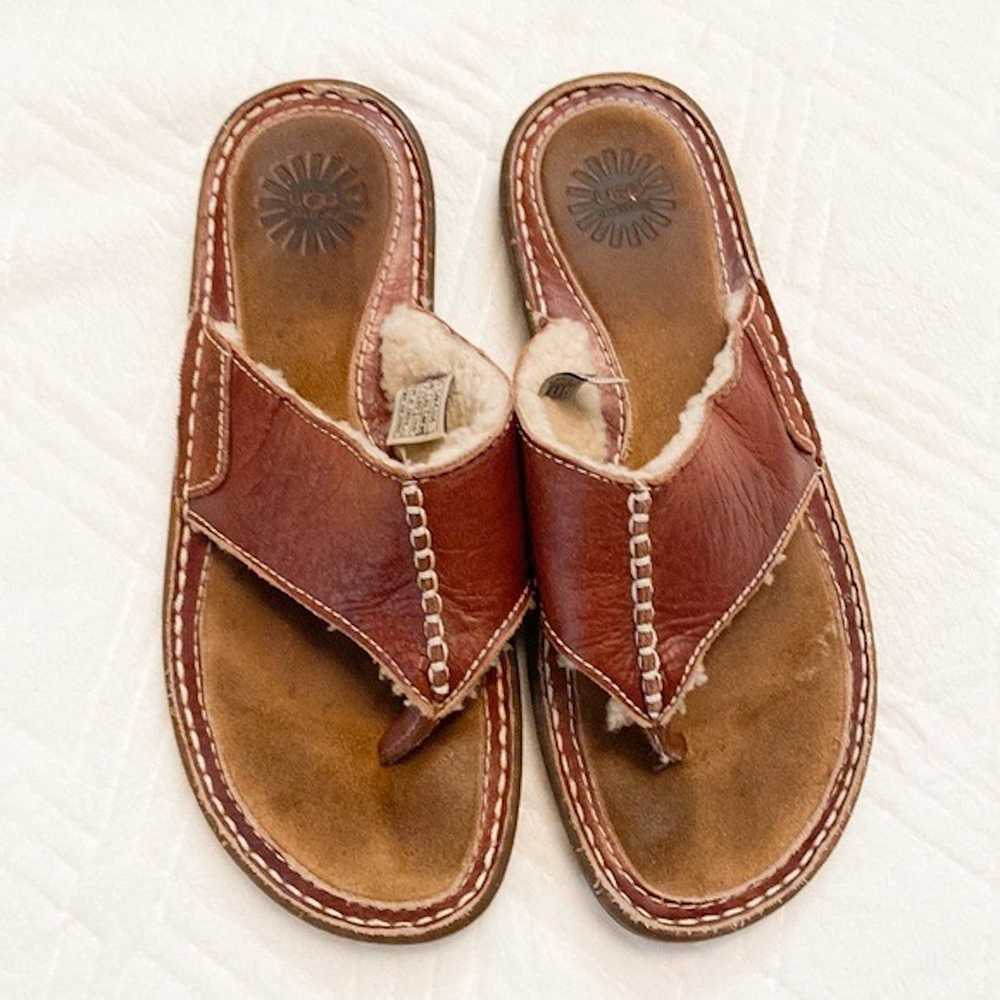 Ugg Ugg brown leather shearling thong sandals - Gem