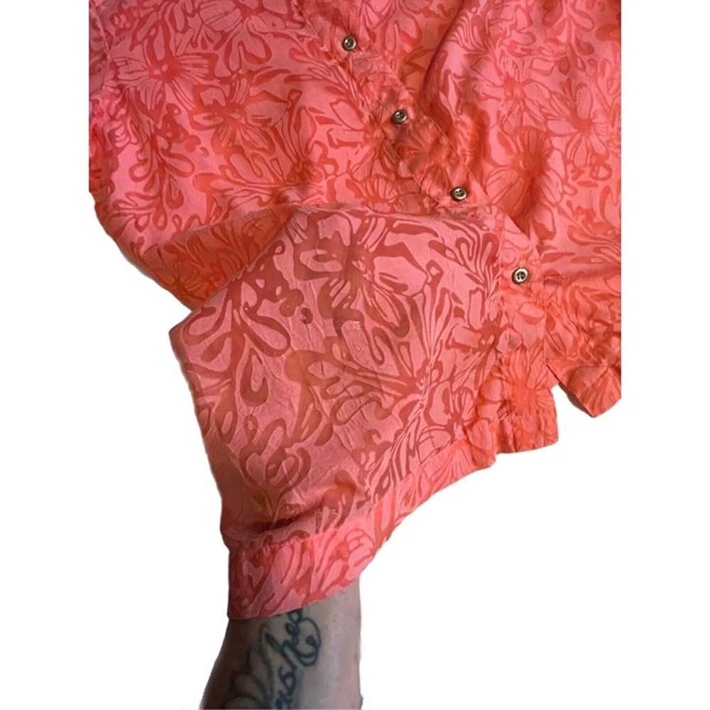 SIZE LARGE *READ* PINK FLORAL SHEER BUTTON UP BLO… - image 5