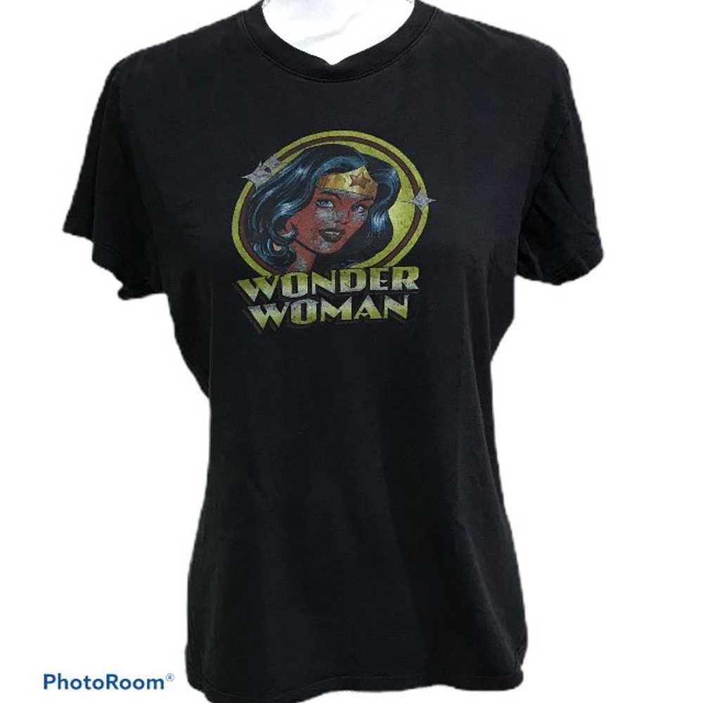 Vintage Wonder Woman marvel tshirt - image 3