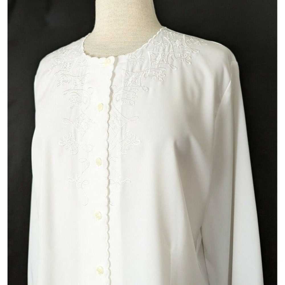 Vintage 80s Blouse White Scrolled Floral Detail C… - image 4