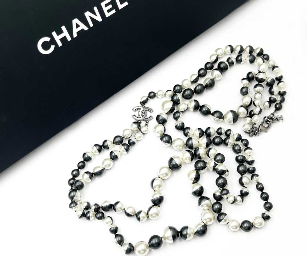 Chanel Chanel Black White Half Half 2 Strand Pear… - image 2