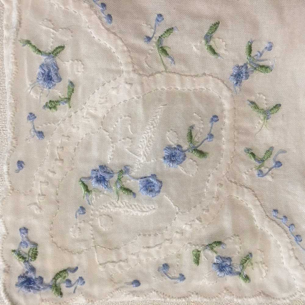 Vintage handkerchief white with emb blue flowers - image 4