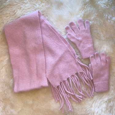 Scarf and gloves set - image 1