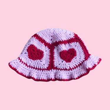 pink crochet hat with red hearts - image 1