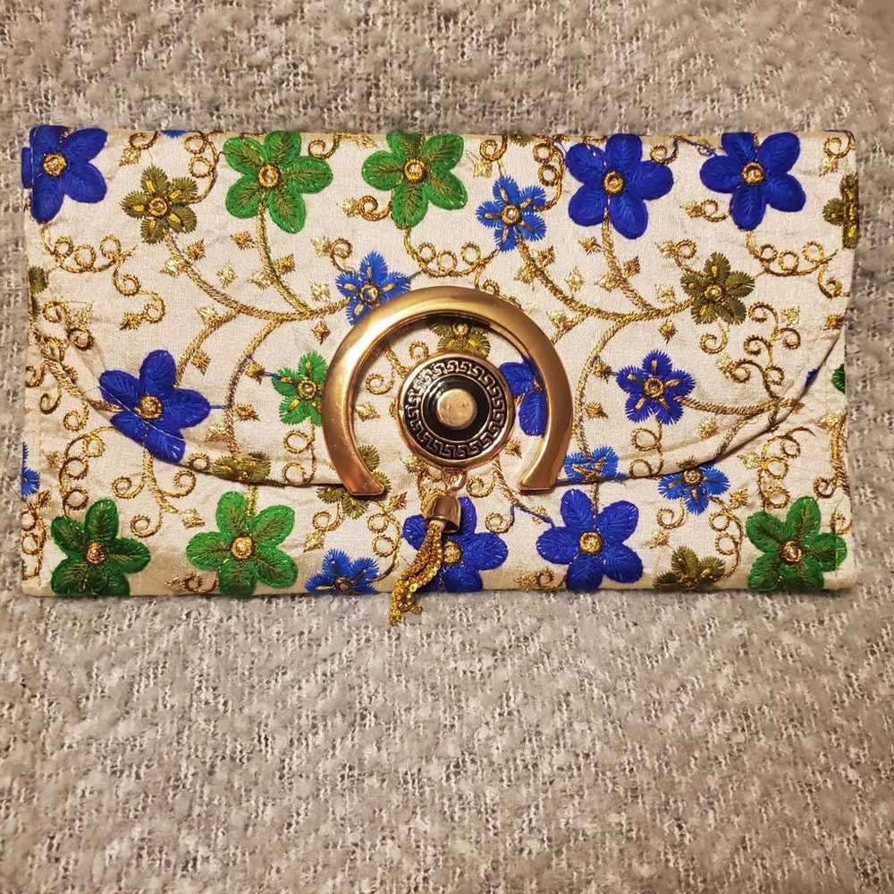Hand embroidered vintage clutch - image 1
