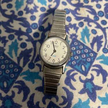 Timex 377 ba cell water resistant hot sale