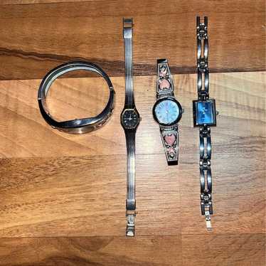 LOT of 4 Assorted VINTAGE watches - image 1