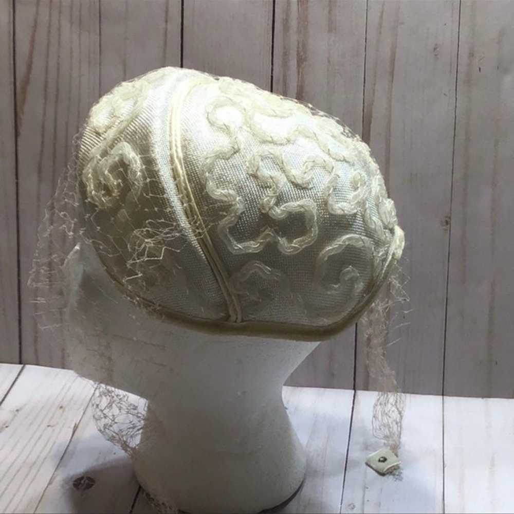 Vintage Wedding Veil Headpiece - image 4