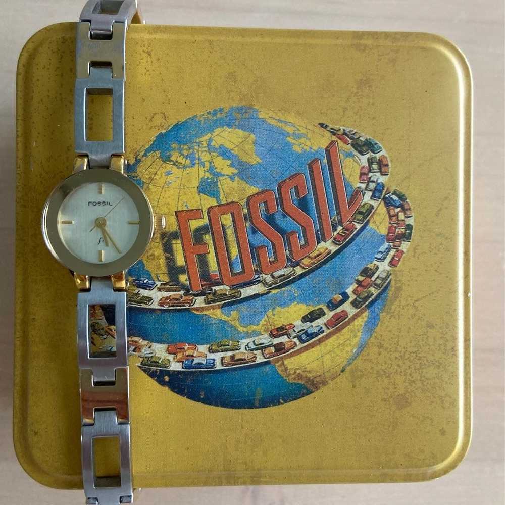 Fossil Vintage Watch and Original Metal Box - image 2