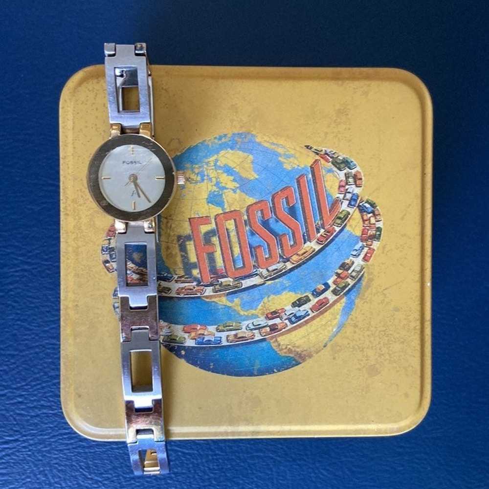 Fossil Vintage Watch and Original Metal Box - image 3