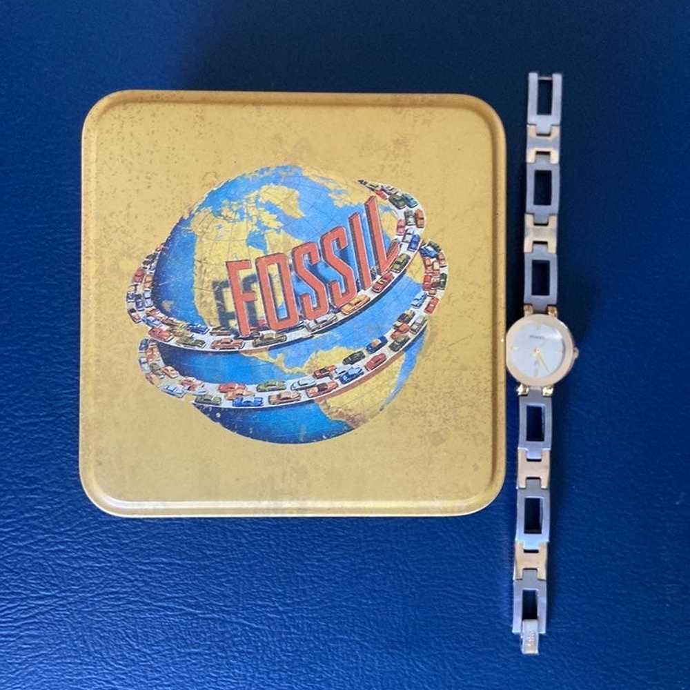 Fossil Vintage Watch and Original Metal Box - image 7