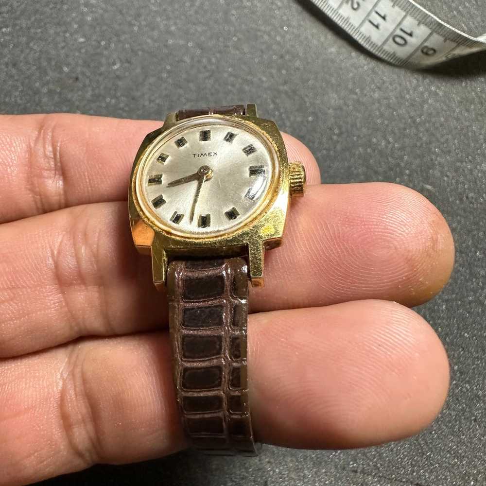 Vintage Timex Ladies Mechanical Windup Watch Gold… - image 2