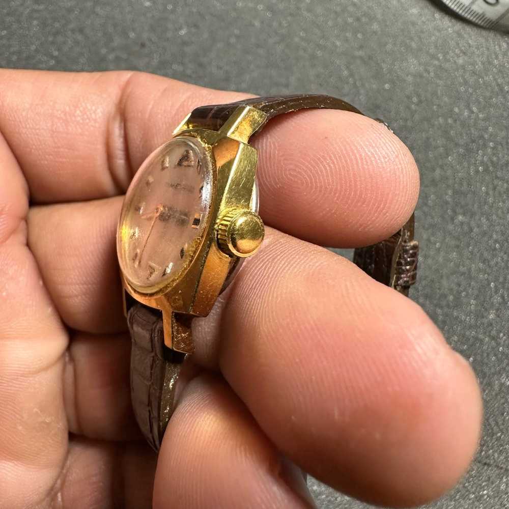 Vintage Timex Ladies Mechanical Windup Watch Gold… - image 4