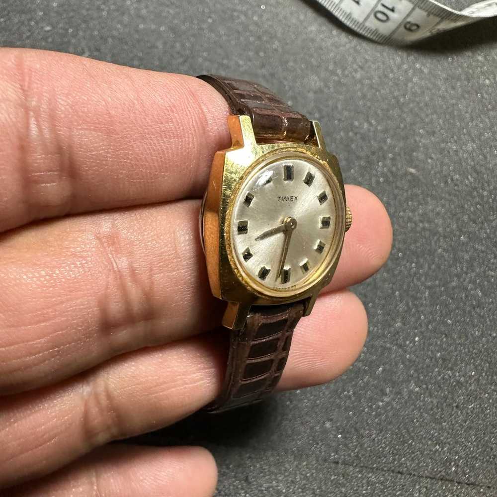 Vintage Timex Ladies Mechanical Windup Watch Gold… - image 5