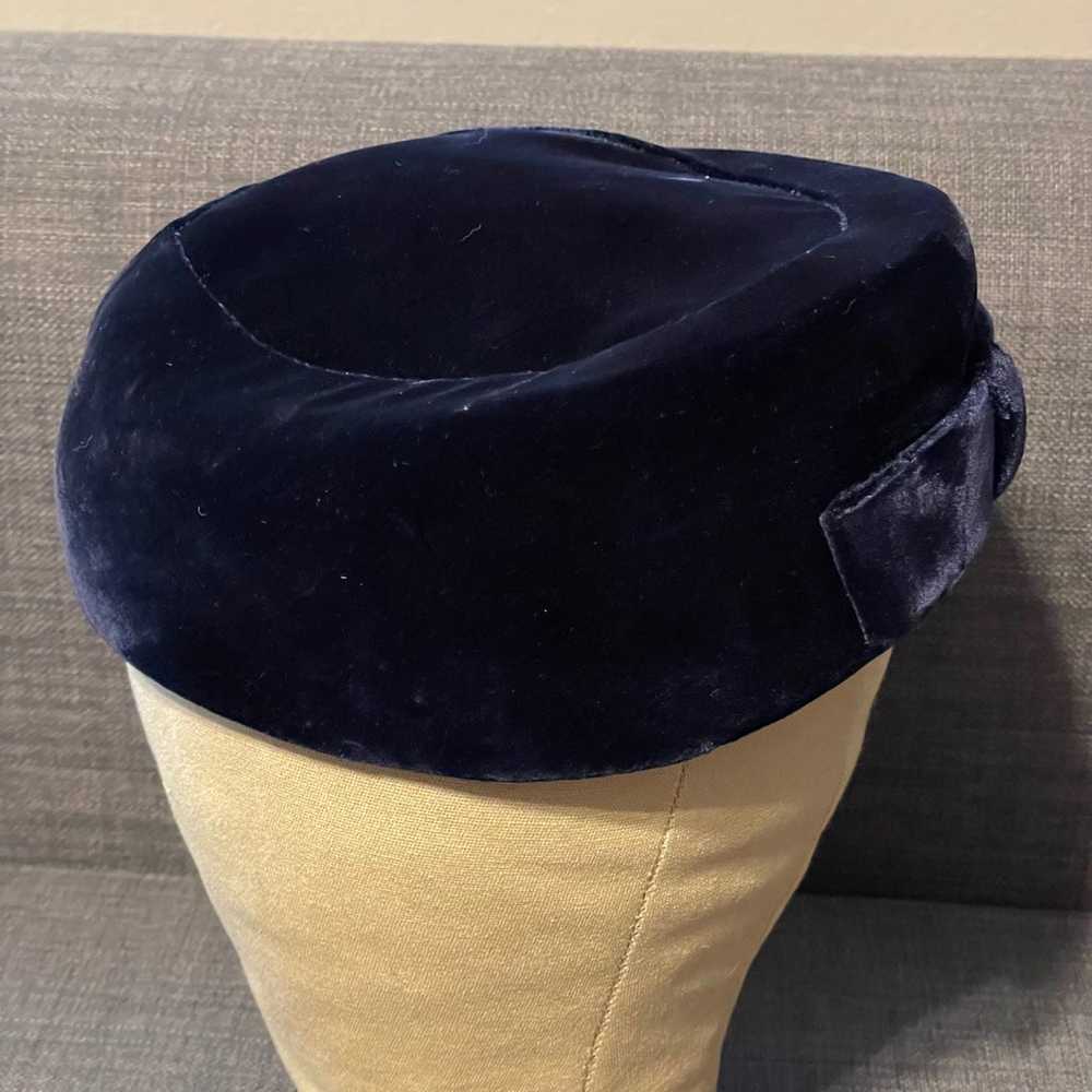Vintage 1960s Blue Velvet Pillbox Hat With Bow Ma… - image 2