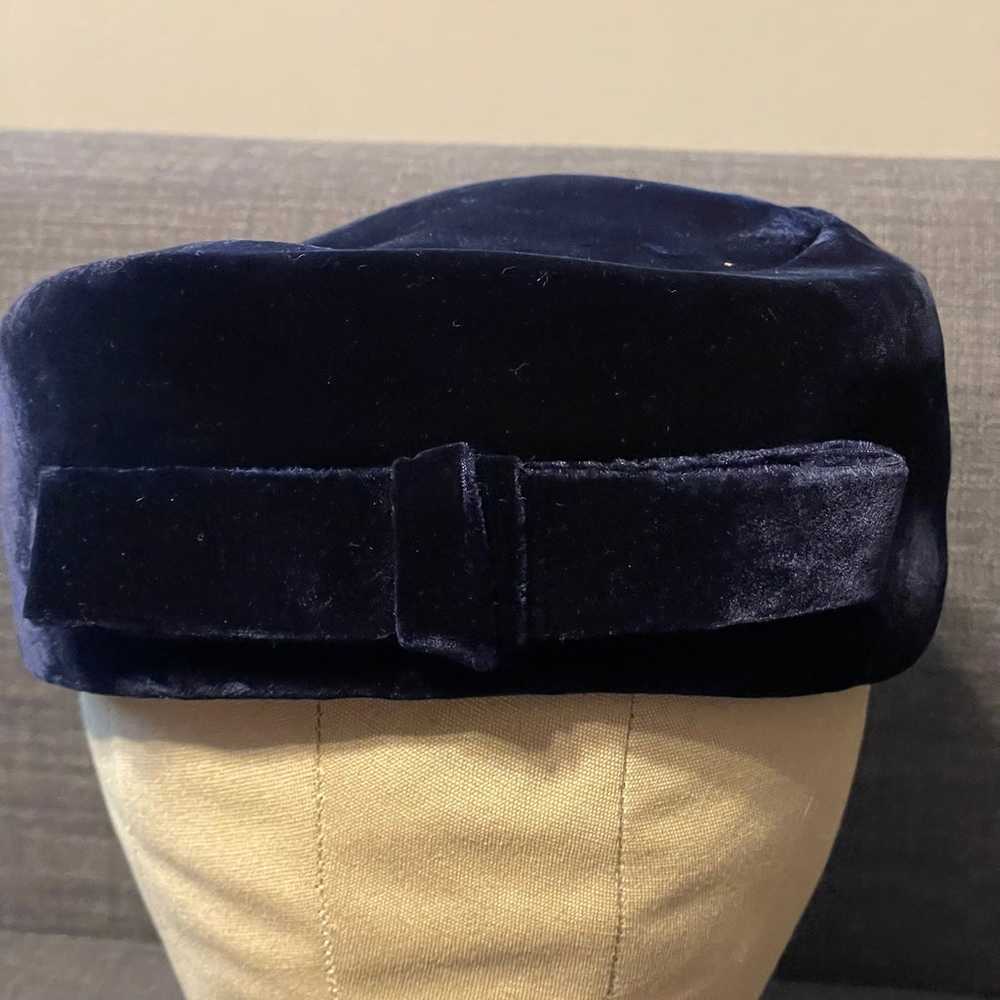 Vintage 1960s Blue Velvet Pillbox Hat With Bow Ma… - image 5