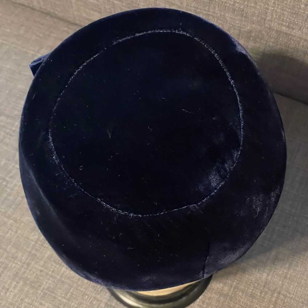Vintage 1960s Blue Velvet Pillbox Hat With Bow Ma… - image 6