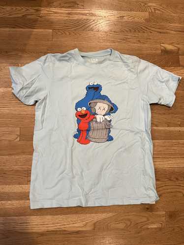 https://img.gem.app/898366810/1t/1702059503/kaws-uniqlo-uniqlo-x-kaws-sesame-street-cookie.jpg