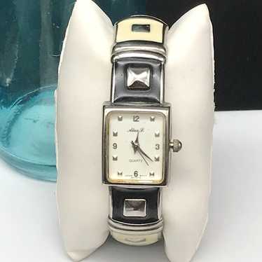 Alex L.  Quartz Clamper Bracelet Ladies Wristwatch