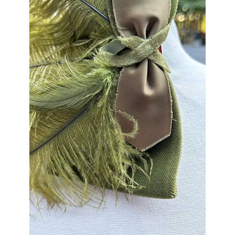 Vtg Fascinator Hat Green Velvet Feathers On Hair … - image 5