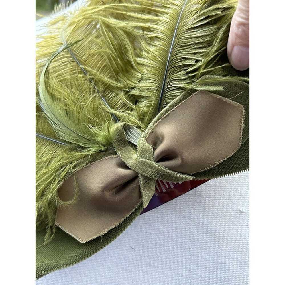 Vtg Fascinator Hat Green Velvet Feathers On Hair … - image 6