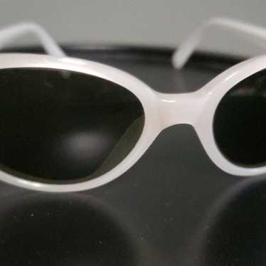 Ray-Ban Vintage Unisex Mint Sunglasses Rituals Mirror W2551 Bewitched For  Sale at 1stDibs