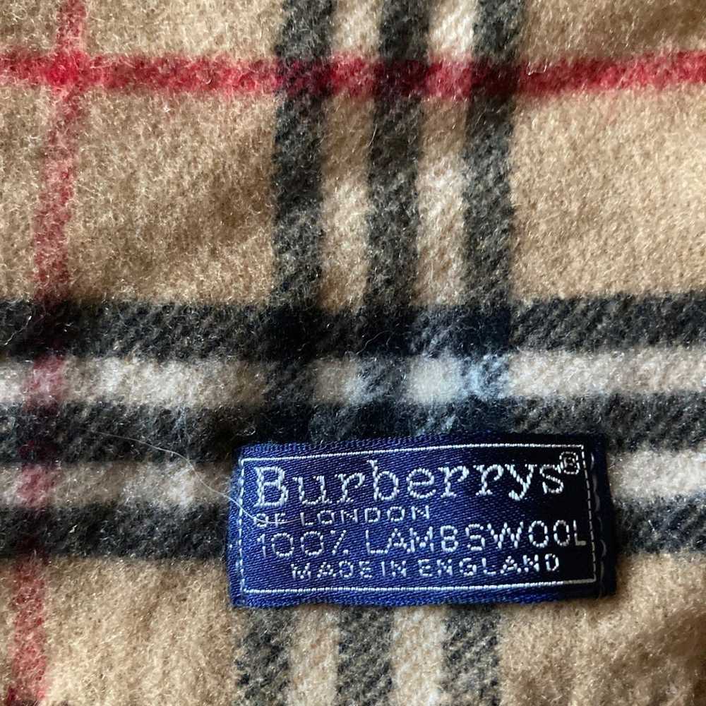 Burberry lambswool scarf - image 2
