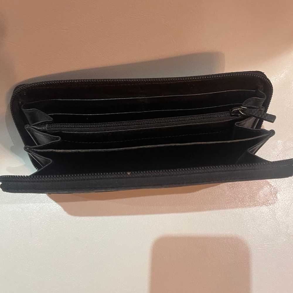 Vintage black gucci wallet with duster - image 10
