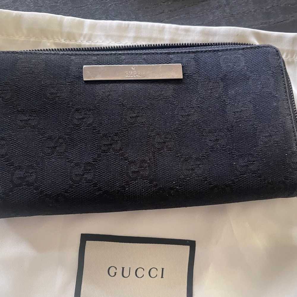 Vintage black gucci wallet with duster - image 5