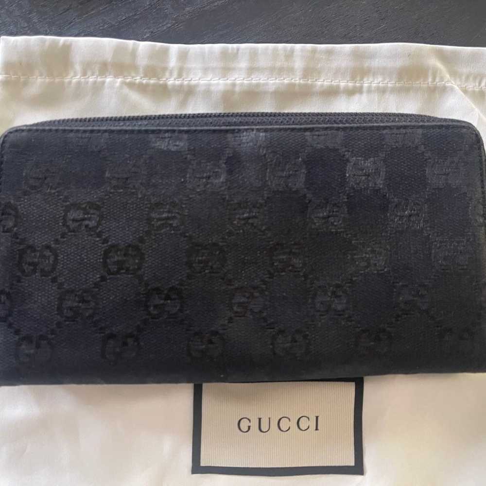 Vintage black gucci wallet with duster - image 6