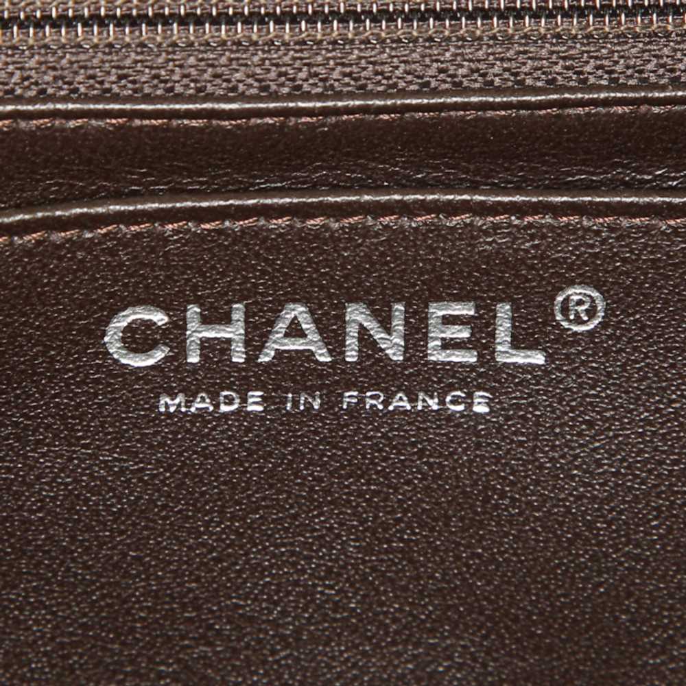 Chanel Timeless Maxi Jumbo handbag in brown quilt… - image 5