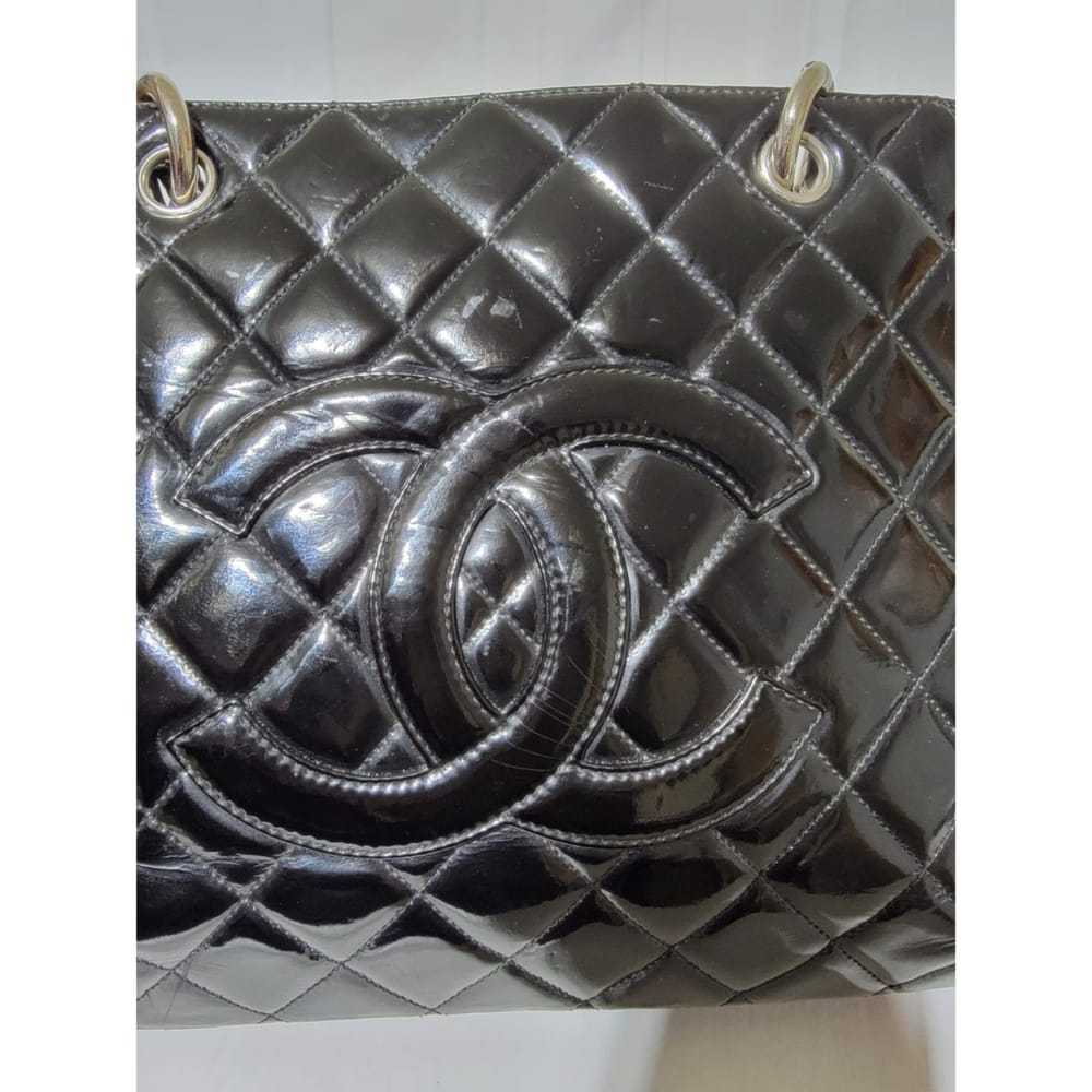 Chanel Patent leather tote - image 8