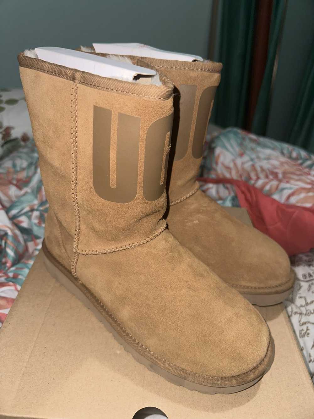 Ugg UGG Australia Class Short Boot - Size W8 - image 2